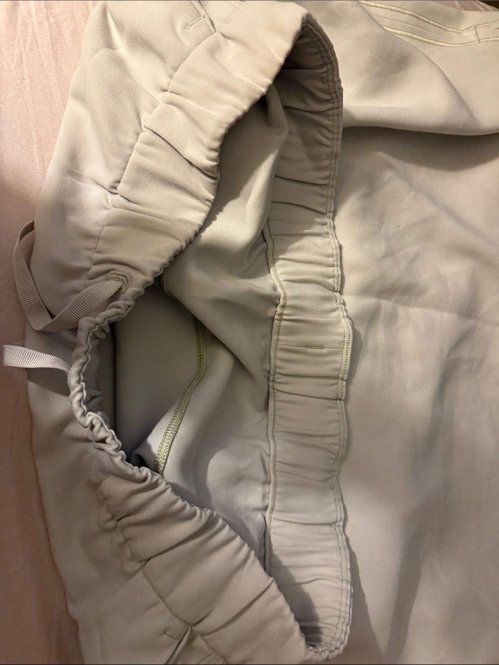 Lululemon - Picture 5 of 9